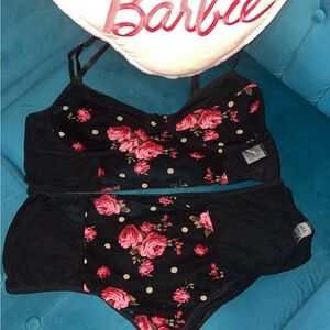 SHEIN Black and Pink Floral Bra Set